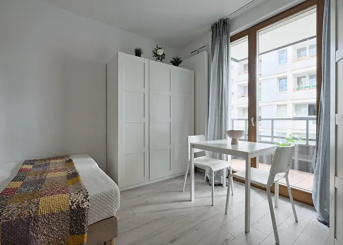 Urbannestgroup - Old Town Studio S17